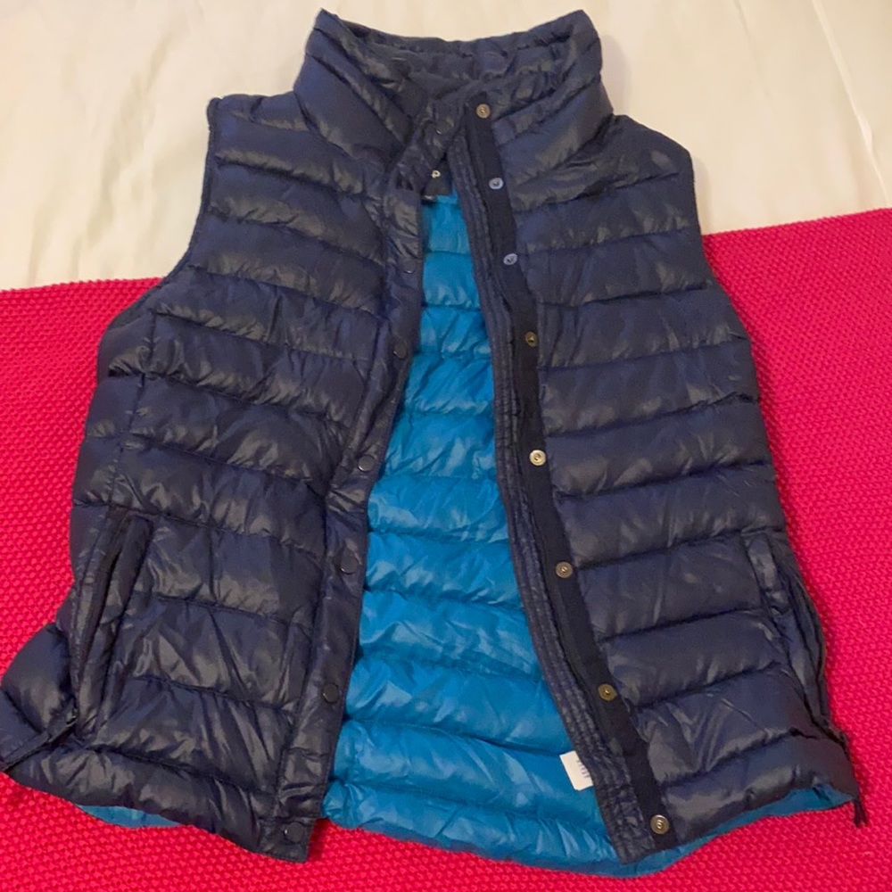 GAP Navy Puffer Vest Size XS